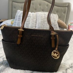 MICHAEL KORS MEDIUM SIZE TOTE